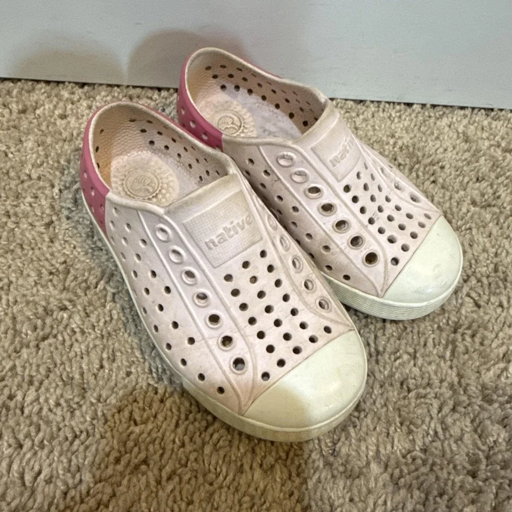 Native Shoes Kids Size C8 Pink Jefferson Slip On Water Shoes Lightweight Casual
